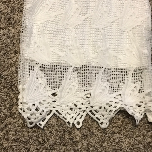 White dress - Picture 2 of 4